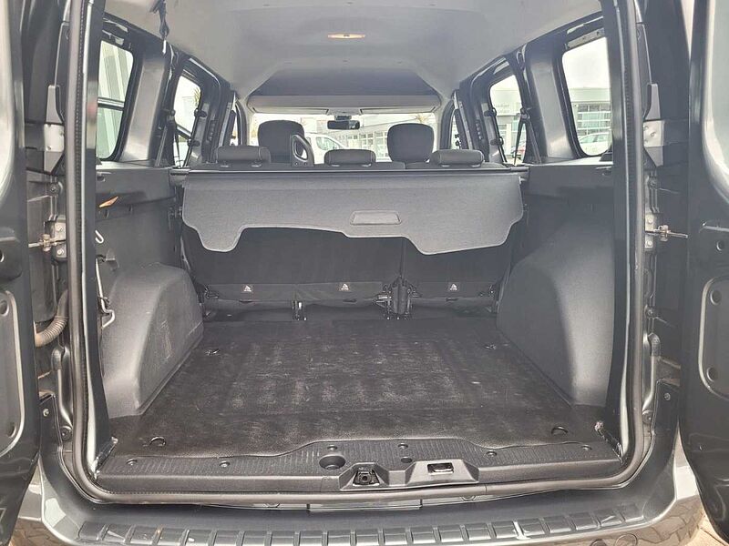 Dacia Dokker Stepway Celebration Turbo*AHK, PDC, NAVI*