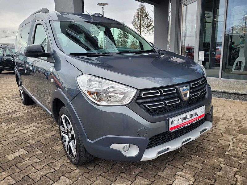 Dacia Dokker Stepway Celebration Turbo*AHK, PDC, NAVI*